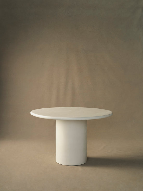 Giro Round Dining Table
